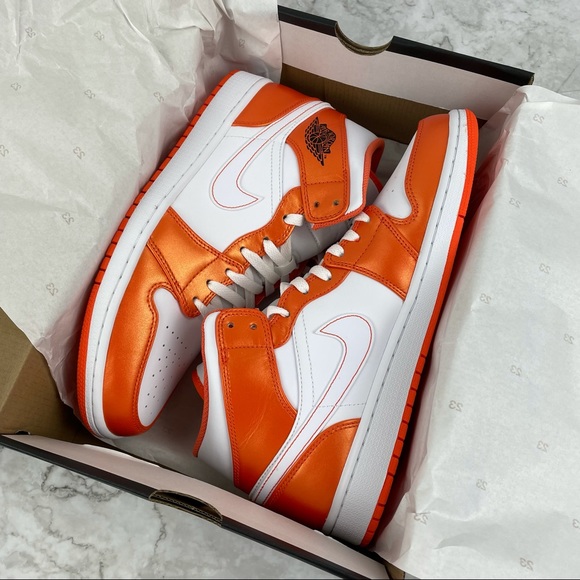 Nike Air Jordan 1 Mid SE Shoes Electro Orange 11 - Picture 9 of 12